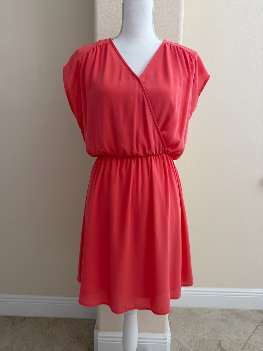 NWT Francesca’s Coral Surplice Faux Wrap Mini Dress Medium Elastic Waist